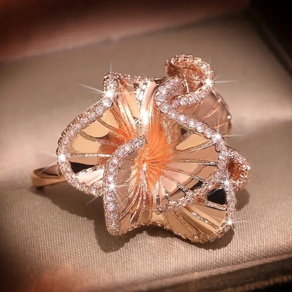 CAMELLIA FLOWER RING - Picture 3 of 6